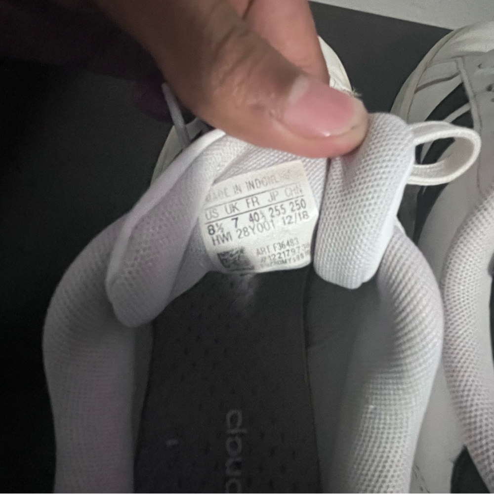 Adidas - Picture 4 of 7